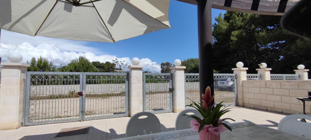 Casa Vacanze Il Sorriso Di Emi Torre Suda Exterior photo